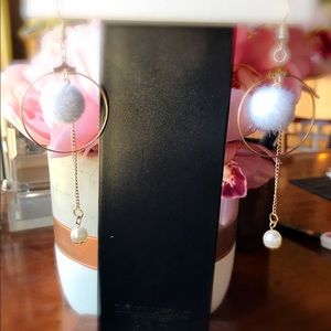 Free with any bundle of 2!!!! Fashion earrings